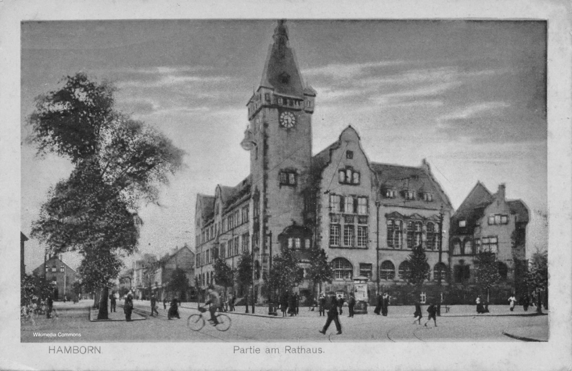 Old postcard of Hamborn Town Hall.