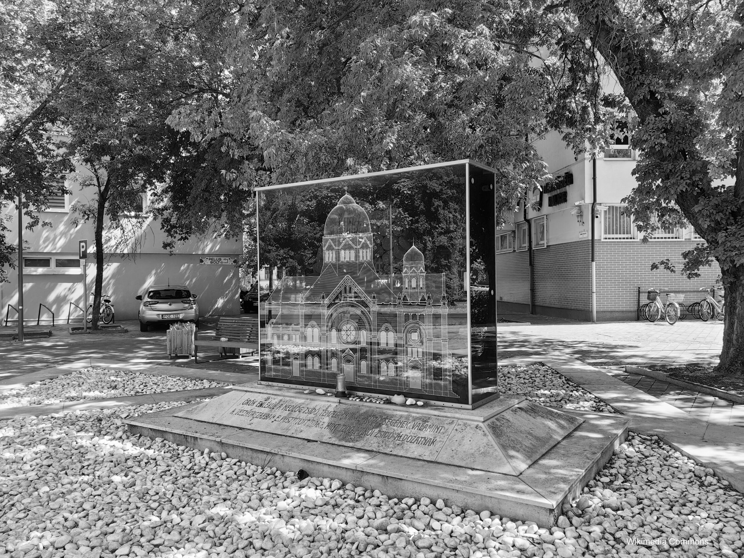 Mako Holocaust Memorial