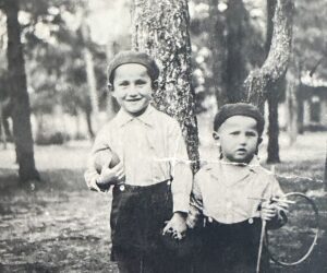 The Fox brothers 1933.