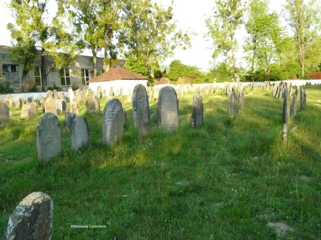 Svaliava Jewish Cemetery