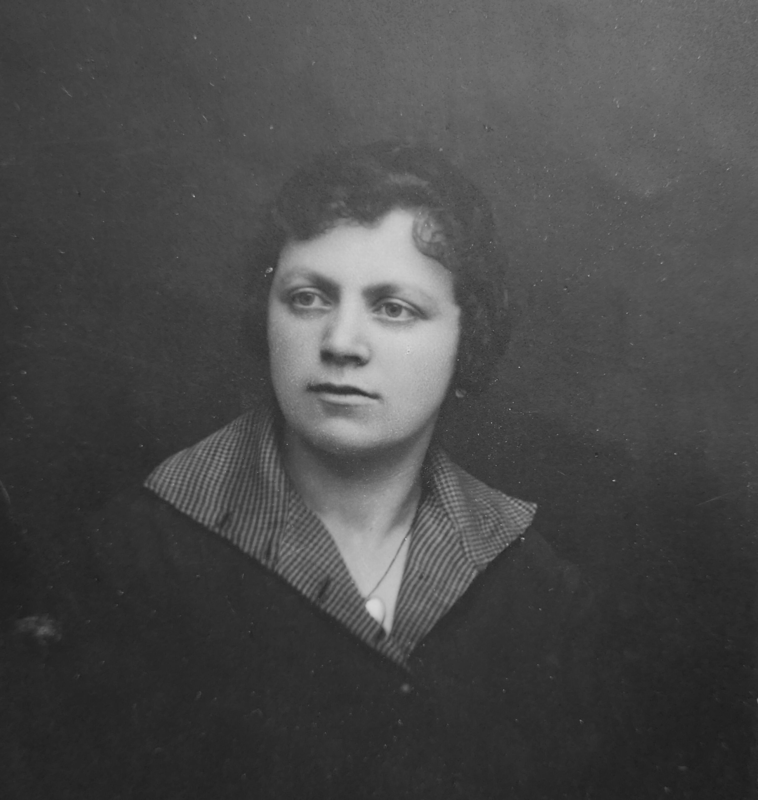 Photograph of the mother of Ben and Mala Helfgott.