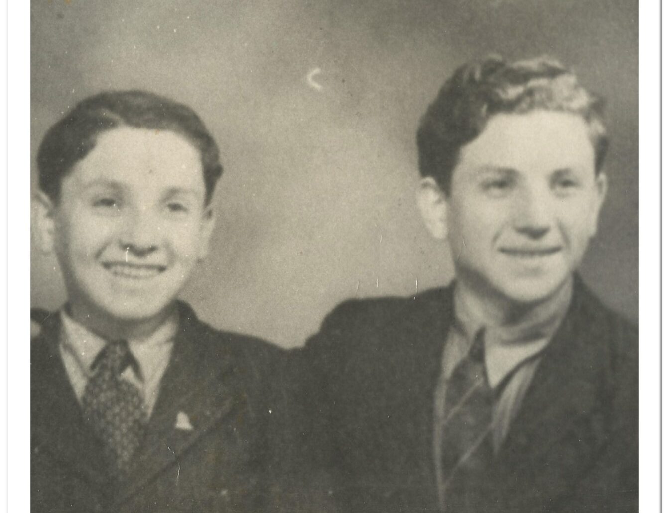 Photograph of Leo Geddy and Bernie Frydenberg in Liverpool in 1946.