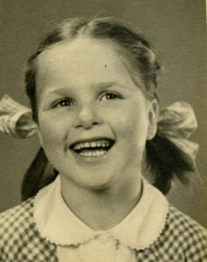 Gittel Rowlevski in Windermere in 1945