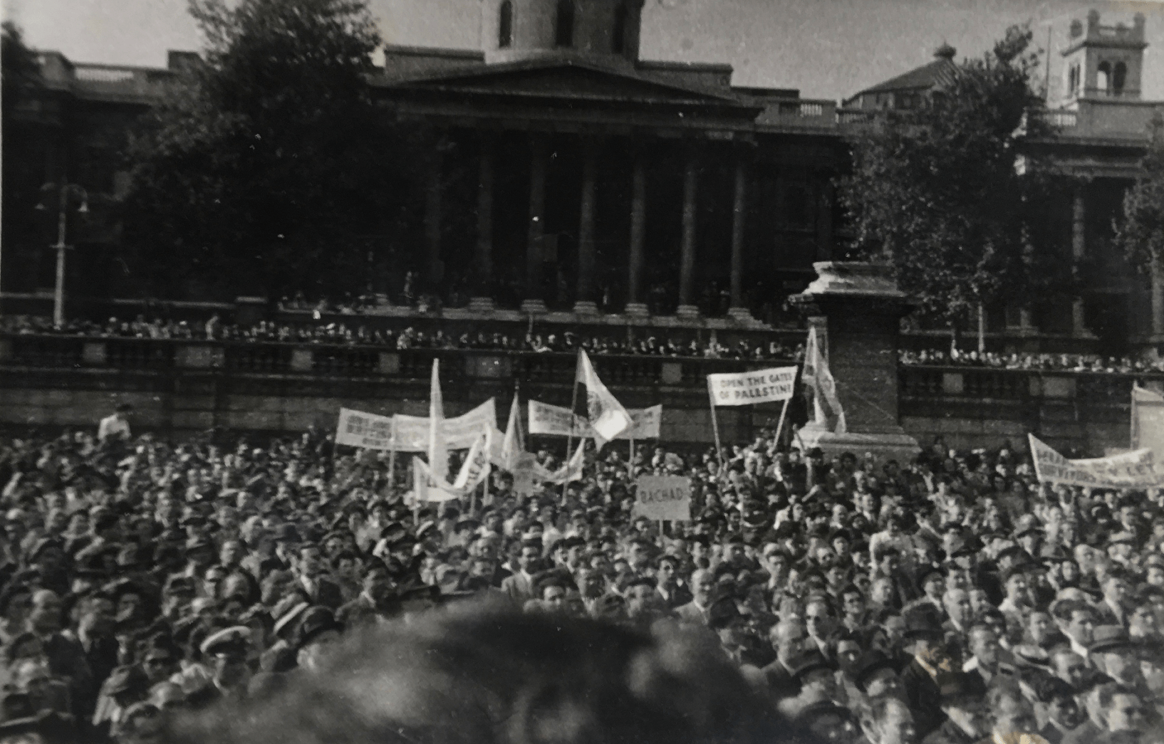 Photograph of a protest in Trafalgar Square against British policy in the Palestine Mandate in 1946.