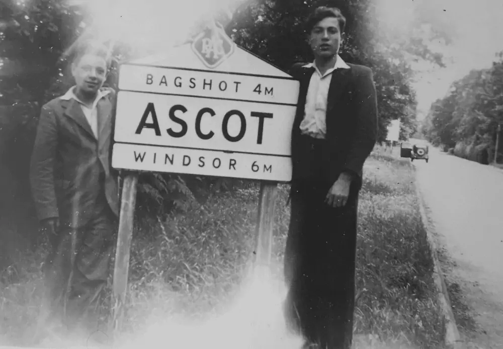 Photograph of Jakob Fersztand (left) in Ascot 1945/6.