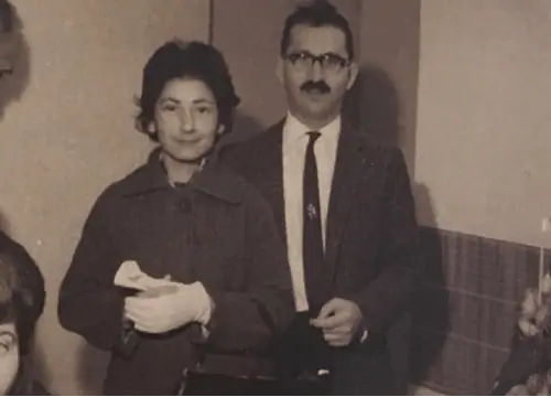 Photograph of Stefa Manela and Moshe Rosenberg in Israel.