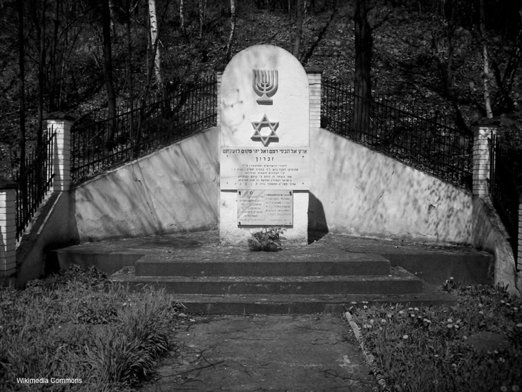 Photograph of the Holocaust Memorial in Działoszyce, Poland.