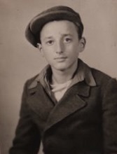 Photograph of Ivor Perl in 1945.