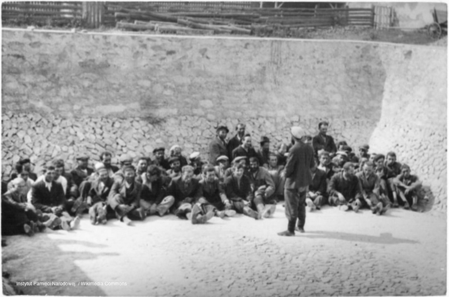 Photograph of Jews in the Opatów Ghetto.