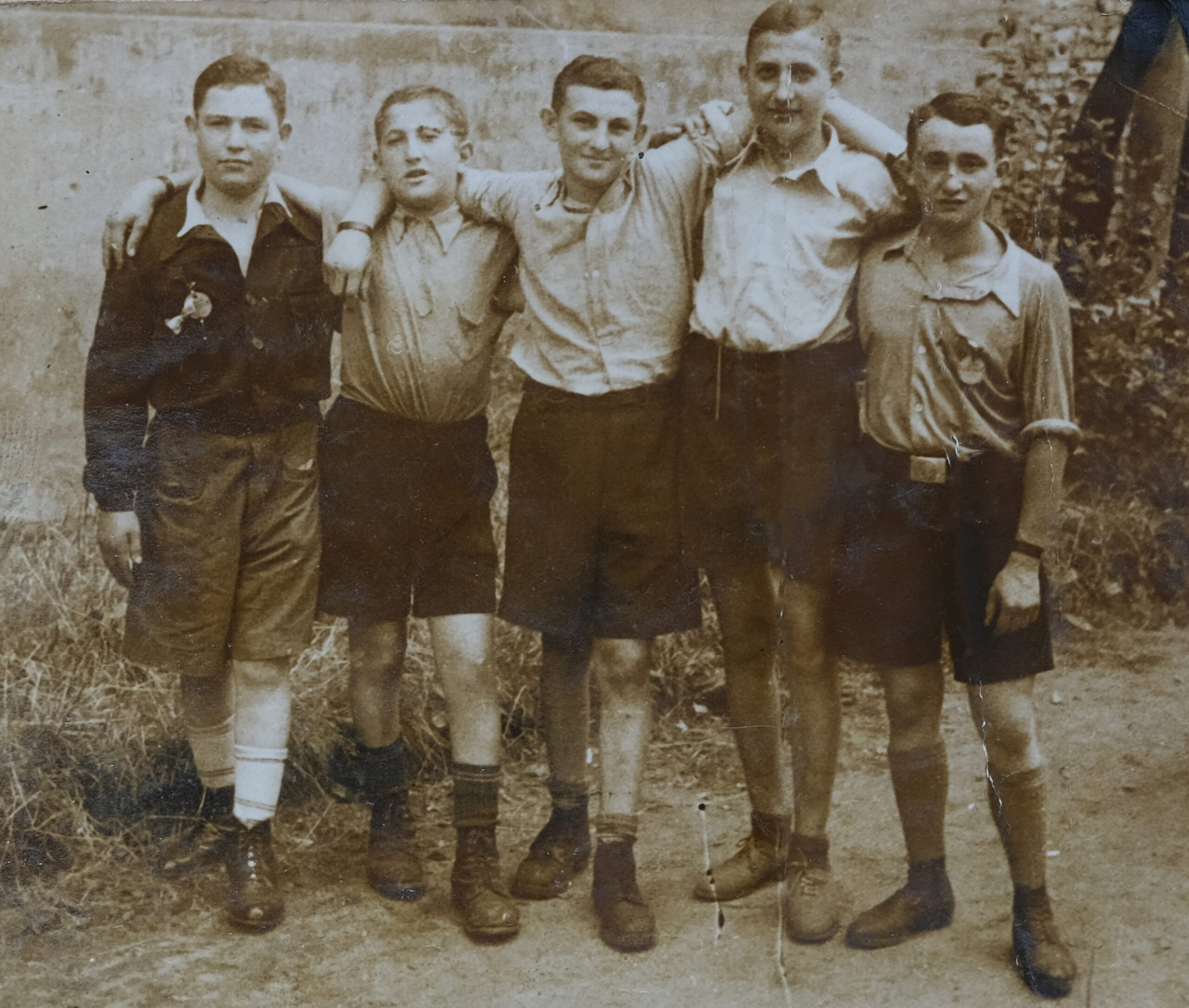 Photograph of 2nd left, Harry Fox, right, Jack Aizenberg Prague 1945.